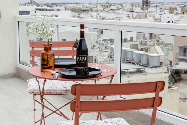 Stunning 1BDR Sliema-Center Penthouse! Near POOL! Main Image