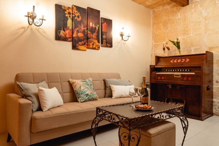 Unique townhouse in Valletta centre Main Image