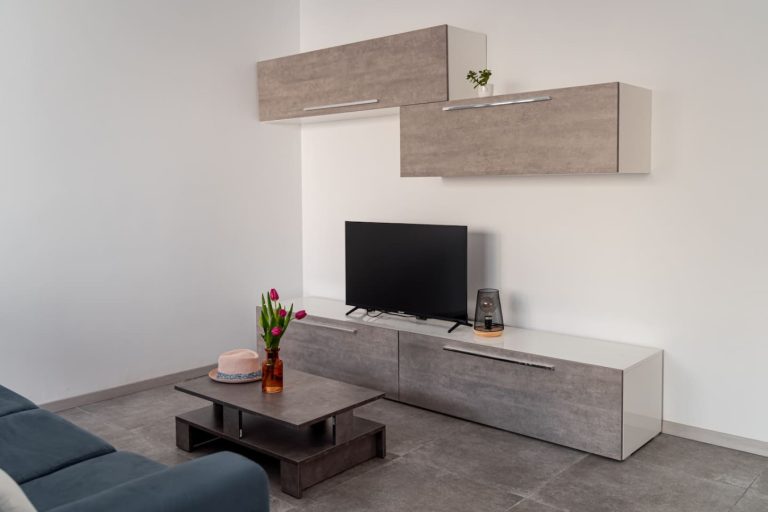 Chic 2-Bed Apartment in Central Il-Gżira Main Image