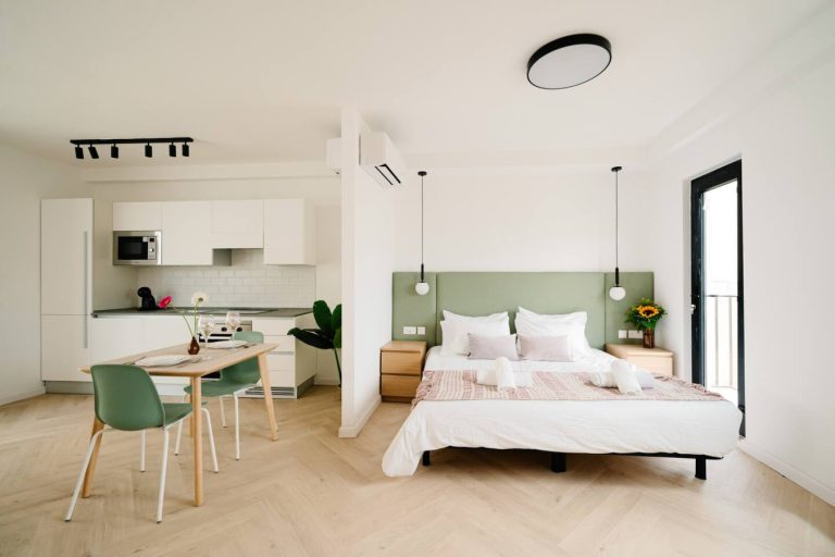 Luxury 1BDR Suite | Sliema Main St, Near Beach Main Image