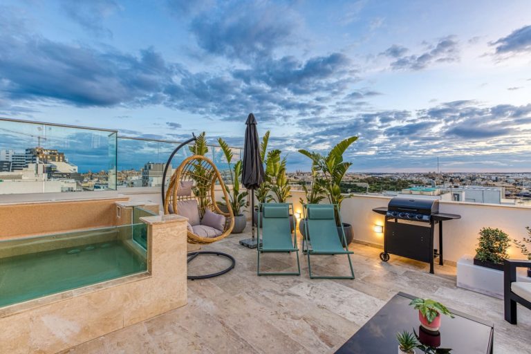 Sliema Stylish Penthouse with Rooftop Pool & BBQ Main Image
