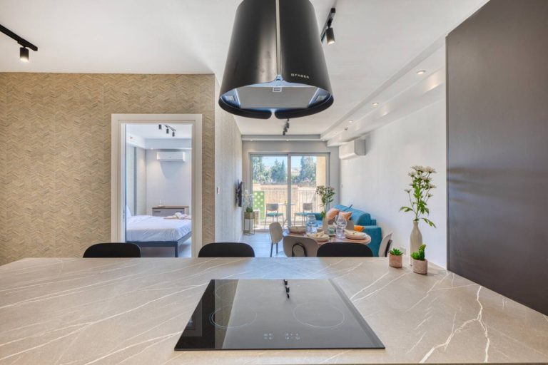 Classic 1 Bedroom Central St. Julian’s Sleeps 4! Main Image