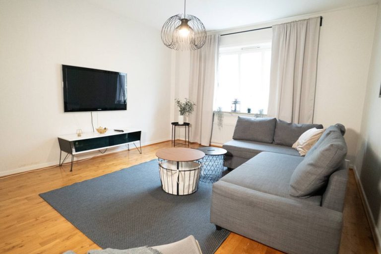 Spacious 1BR Apartment Gothenburg | Beyond Stay Main Image