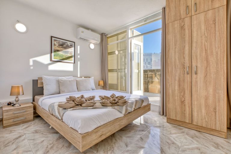 Luxury Villa | Sea Views | Heart of St. Julian’s Main Image